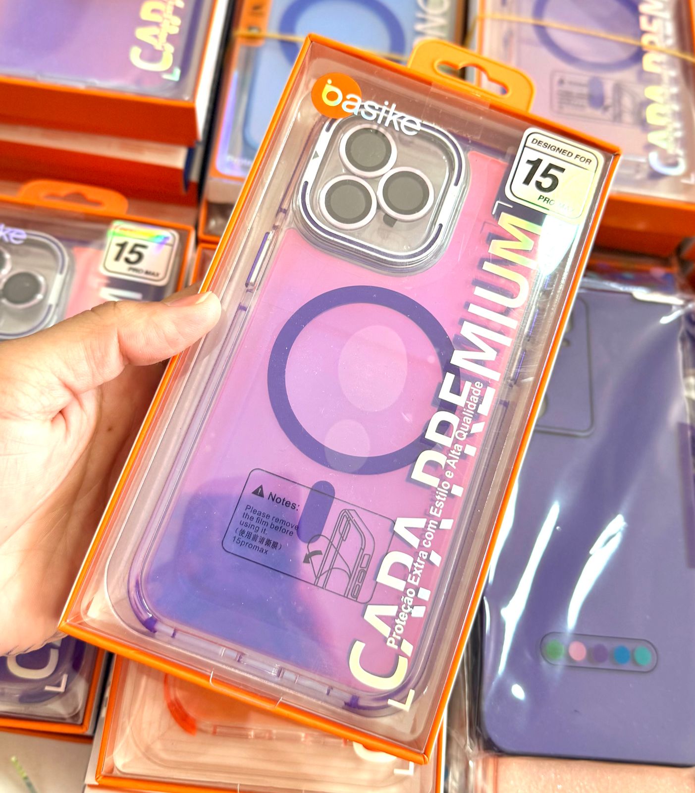 CAPA IPHONE PREMIUM MAGSAFE BASIKE COLORIDA COM PROT. CAMERA (SOB ENCOMENDA)